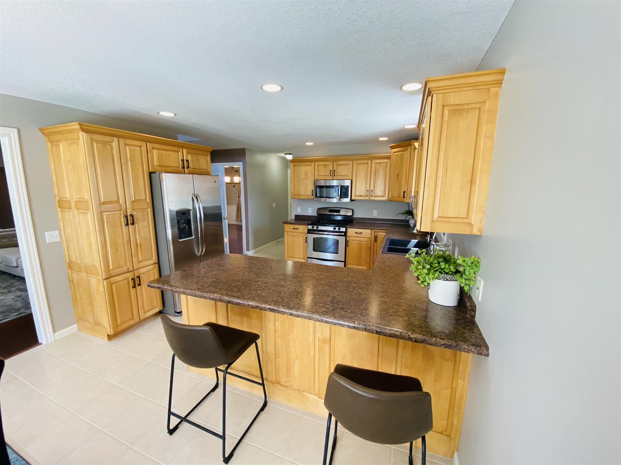 205 Hunters Ridge Auburn, IN 46706 - Photo 8 of 35 Gallery Image 8