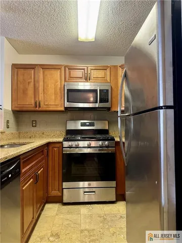 $2,000 | 826 Edpas Road, Unit 826, New Brunswick, NJ 08901