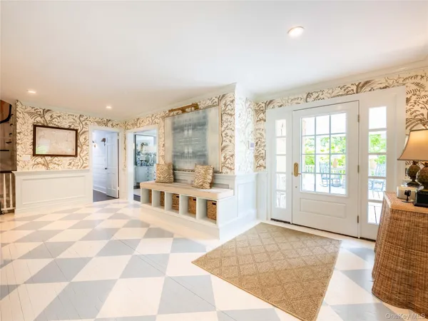 $2,850,000 | 245 Lattingtown Road, Locust Valley, NY 11560