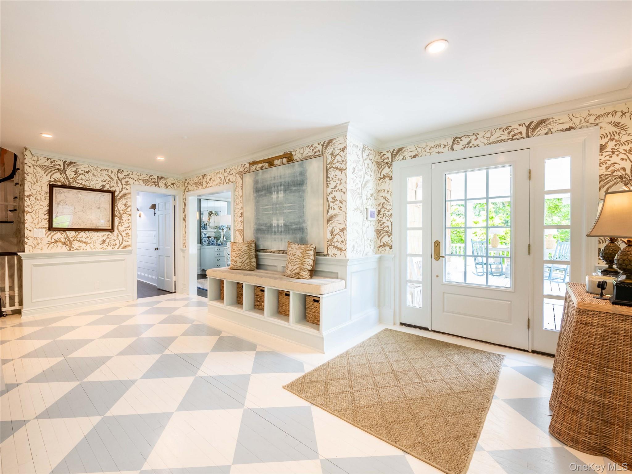 245 Lattingtown Road Locust Valley, NY 11560 - Photo 2 of 30