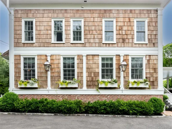 $2,850,000 | 245 Lattingtown Road, Locust Valley, NY 11560