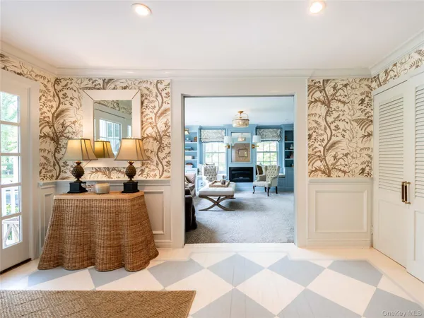 $2,850,000 | 245 Lattingtown Road, Locust Valley, NY 11560