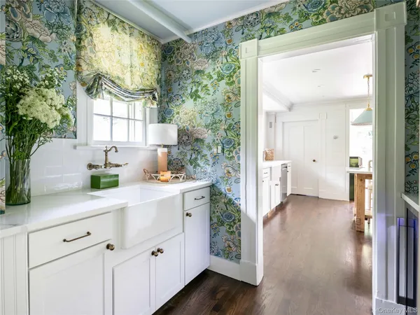 $2,850,000 | 245 Lattingtown Road, Locust Valley, NY 11560