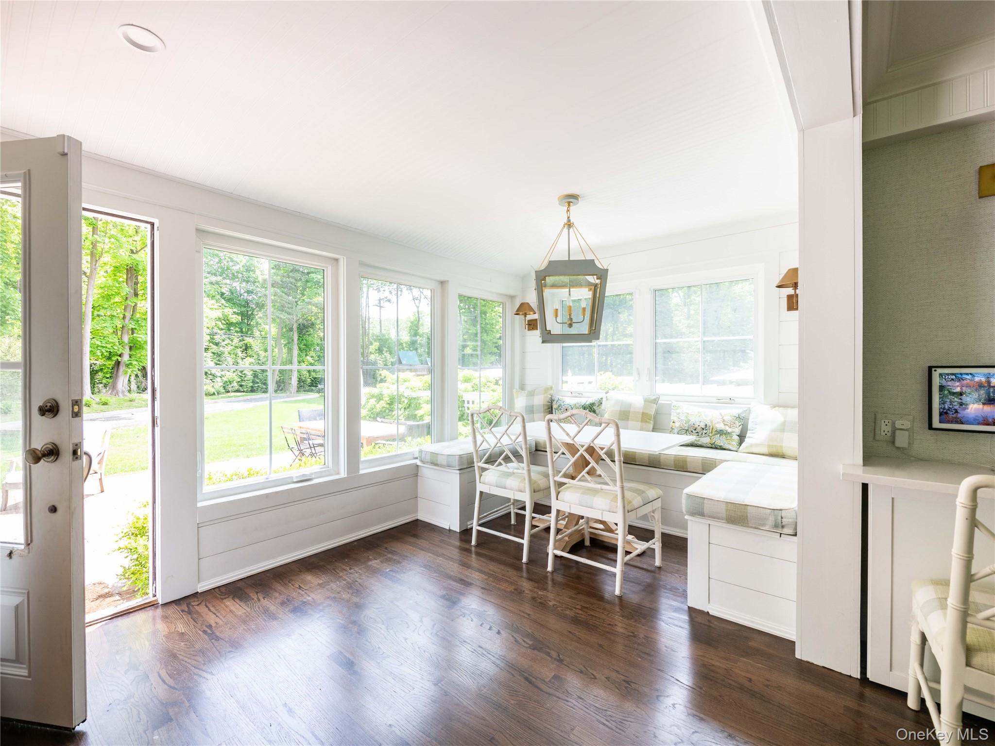 245 Lattingtown Road Locust Valley, NY 11560 - Photo 9 of 30