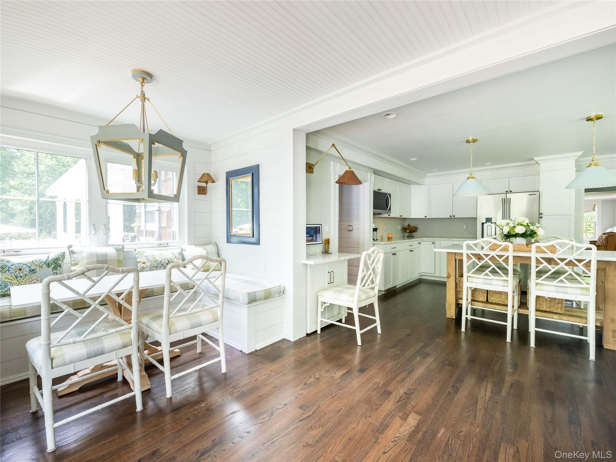 245 Lattingtown Road Locust Valley, NY 11560 - Photo 10 of 30