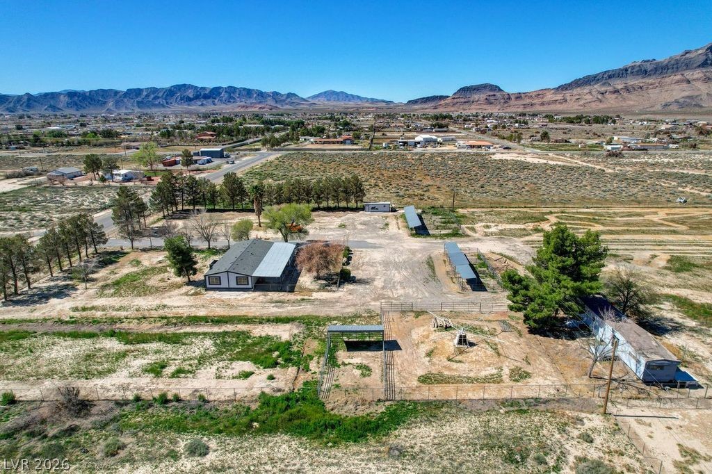 1850 West Simkins Road Pahrump, NV 89060 - Photo 69 of 82 Covered Stalls and Hot Walker