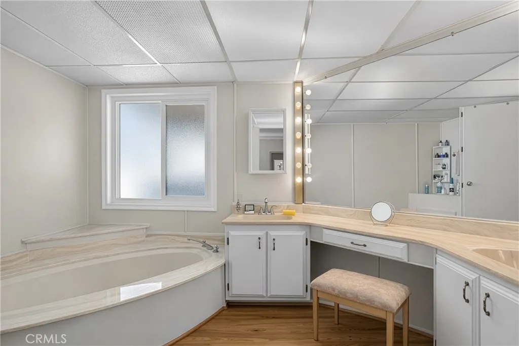 5200 Irvine, Unit 256 Irvine, CA 92606 - Photo 20 of 32 Master Bathroom