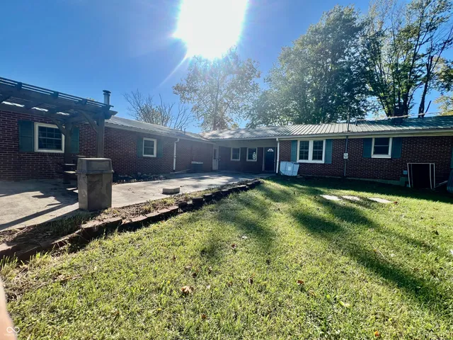 $450,000 | 7260 West Deaver Road, Columbus, IN 47201