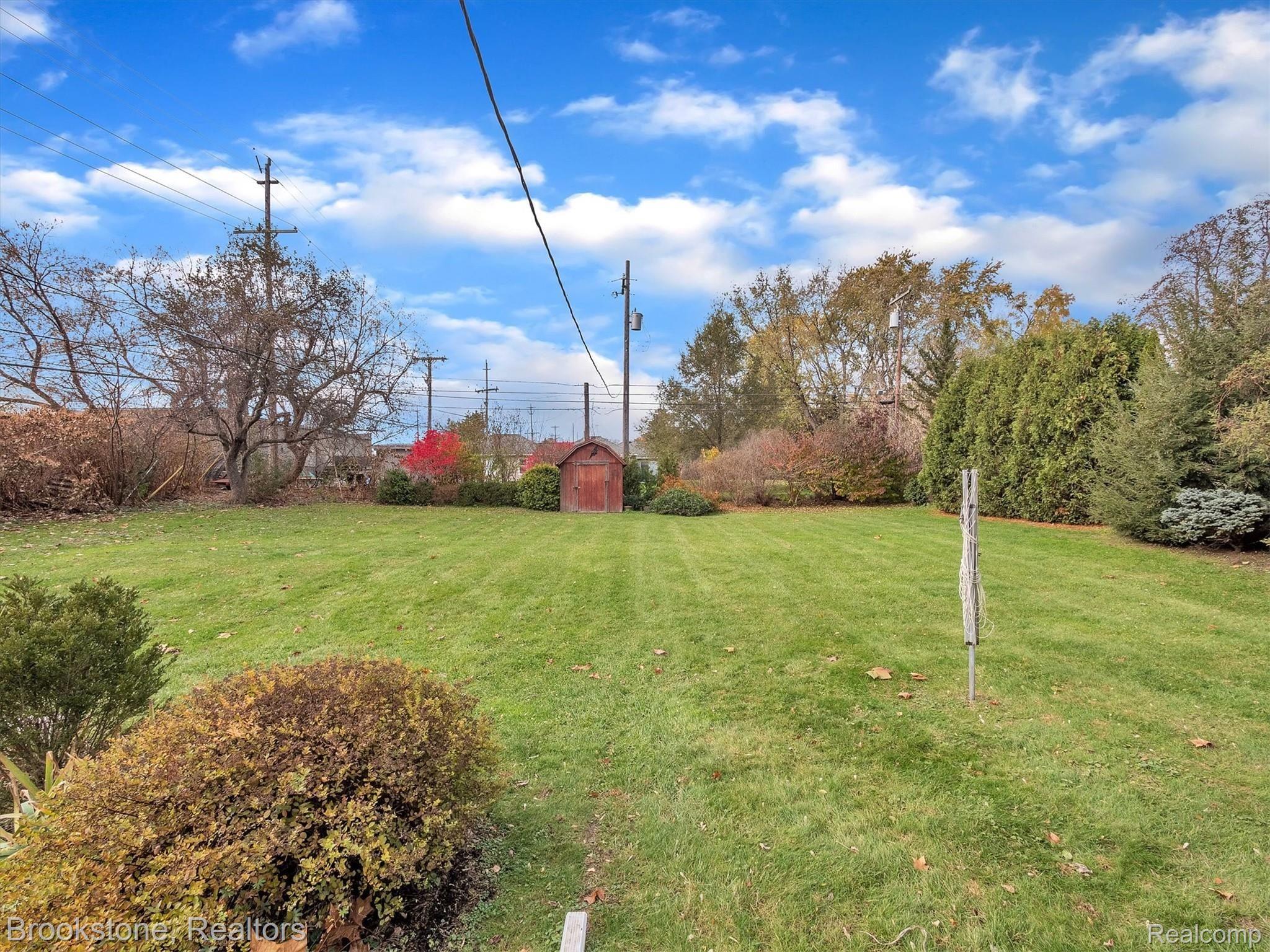 2960 York Road Rochester, MI 48309 - Photo 22 of 24 Backyard