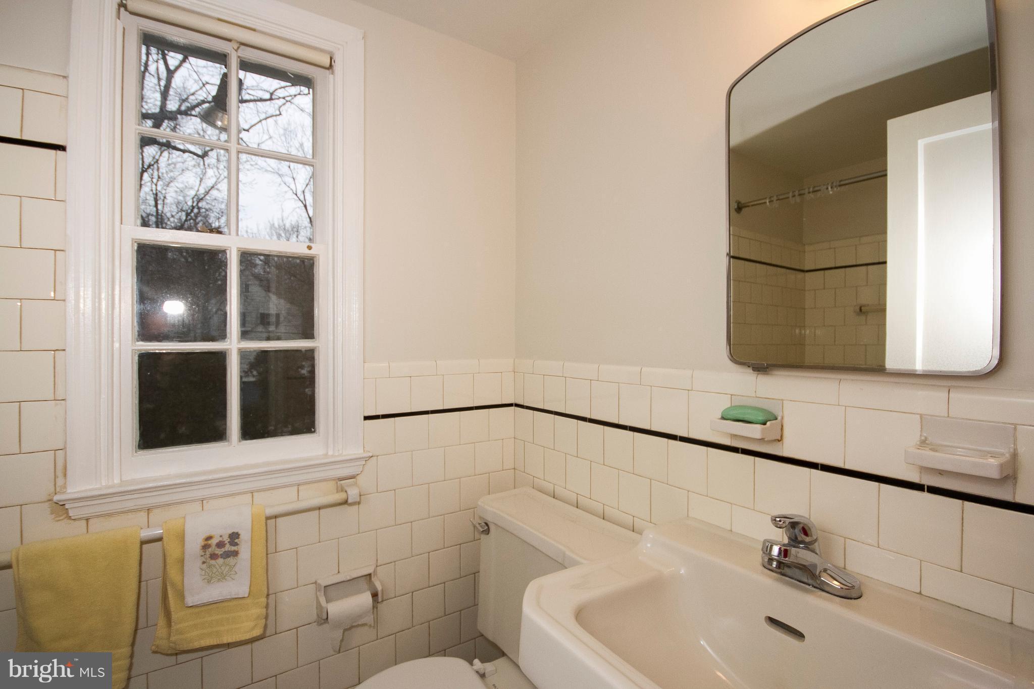 340 Broadmoor Road Baltimore, MD 21212 - Photo 15 of 24 Bath