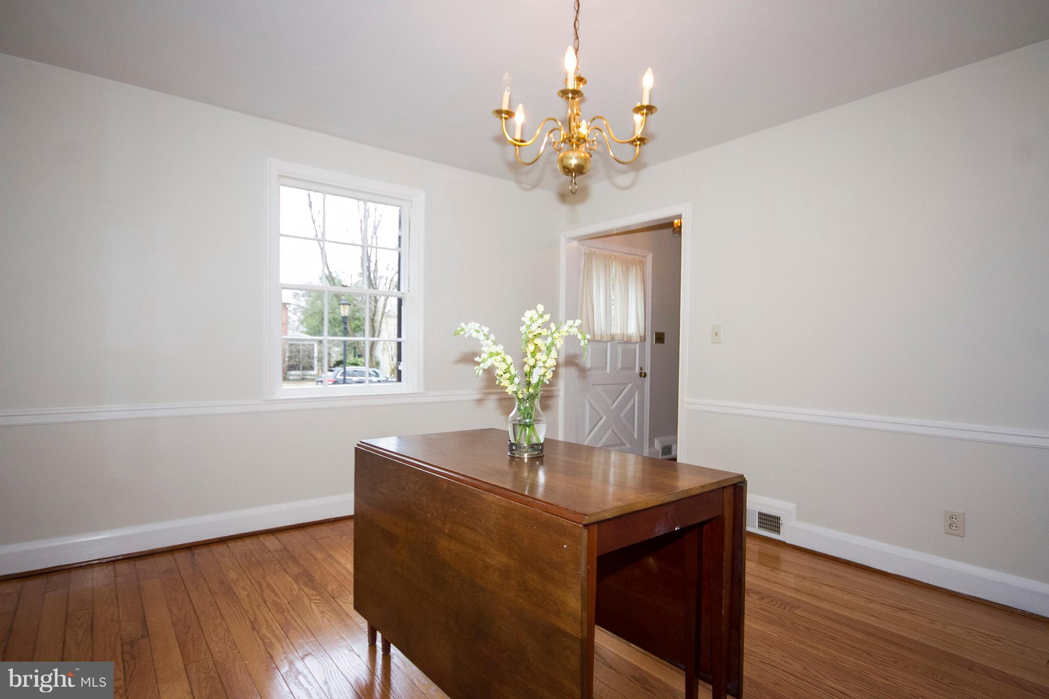 340 Broadmoor Road Baltimore, MD 21212 - Photo 7 of 24 Dining Room