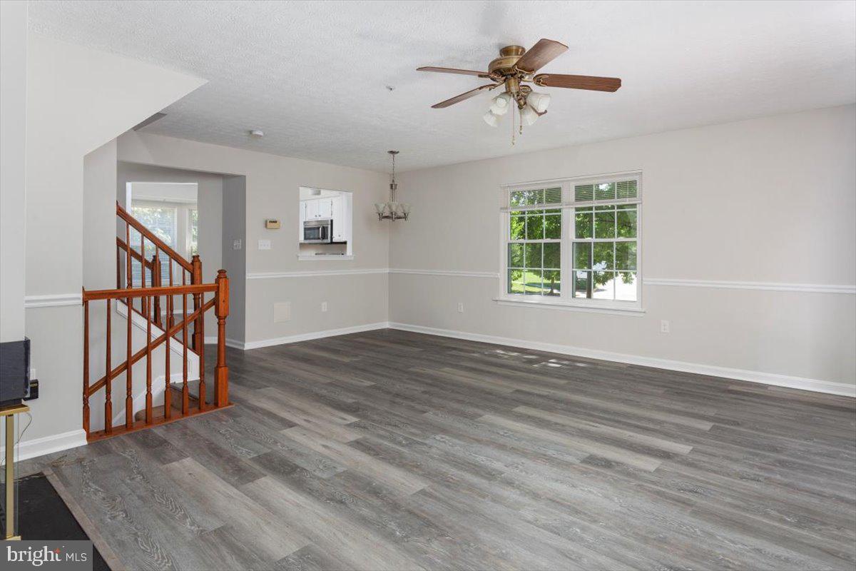 200 Windy Ridge Court Pasadena, MD 21122 - Photo 4 of 28 Gallery Image 4
