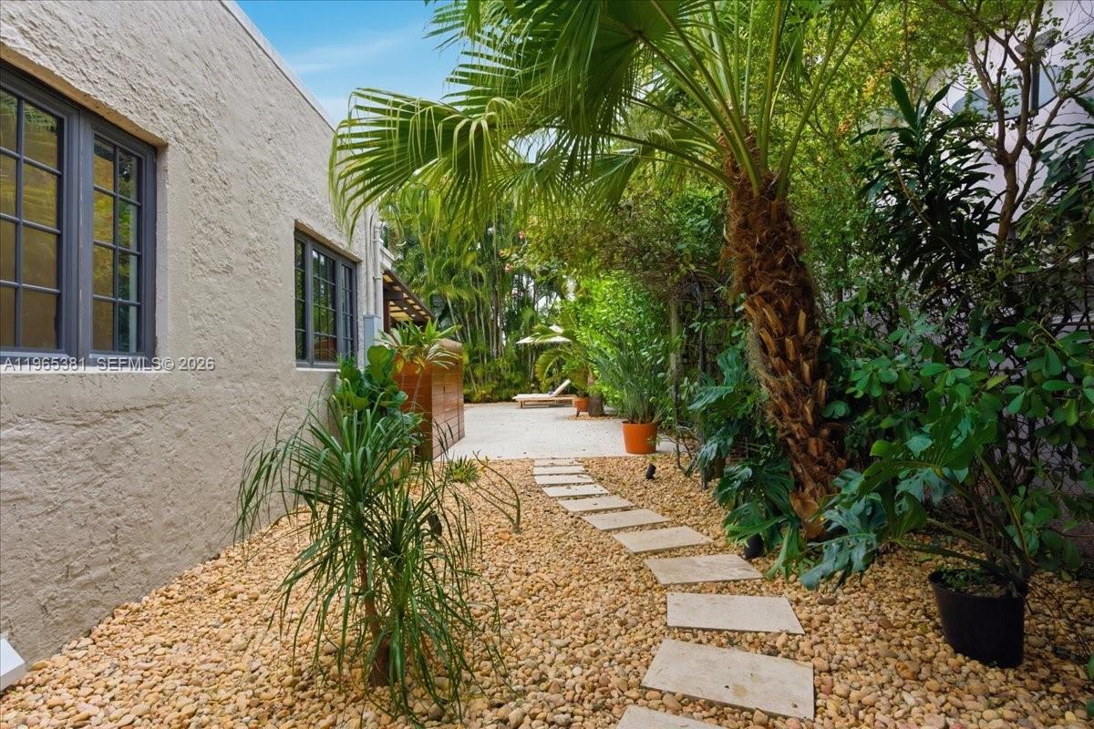 1737 Southwest 10th Street Miami, FL 33135 - Photo 38 of 51 Zen Garden