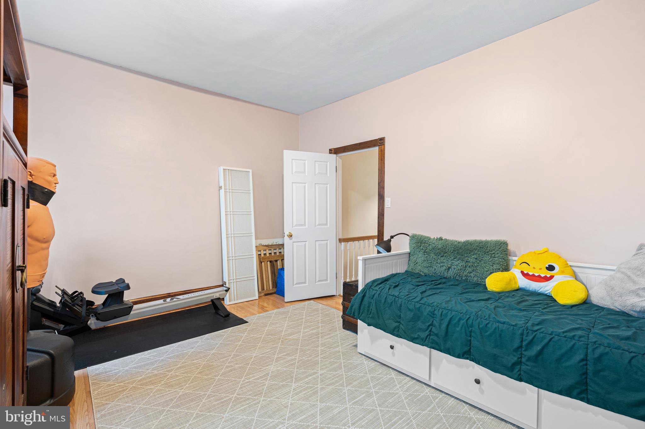 2629 Aspen Street Philadelphia, PA 19130 - Photo 24 of 31 Front Bedroom