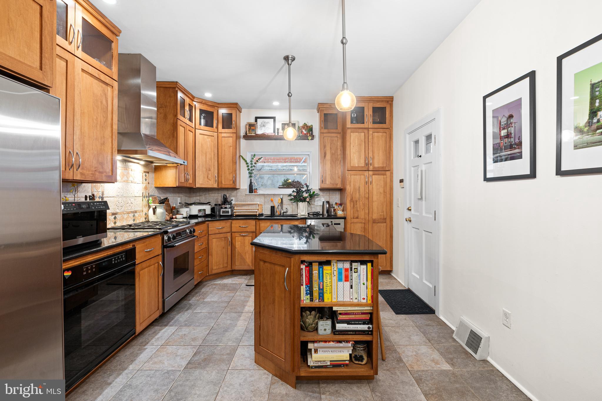 2629 Aspen Street Philadelphia, PA 19130 - Photo 9 of 31 Kitchen