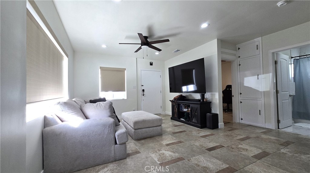 6704 Rhea Avenue Reseda, CA 91335 - Photo 11 of 33