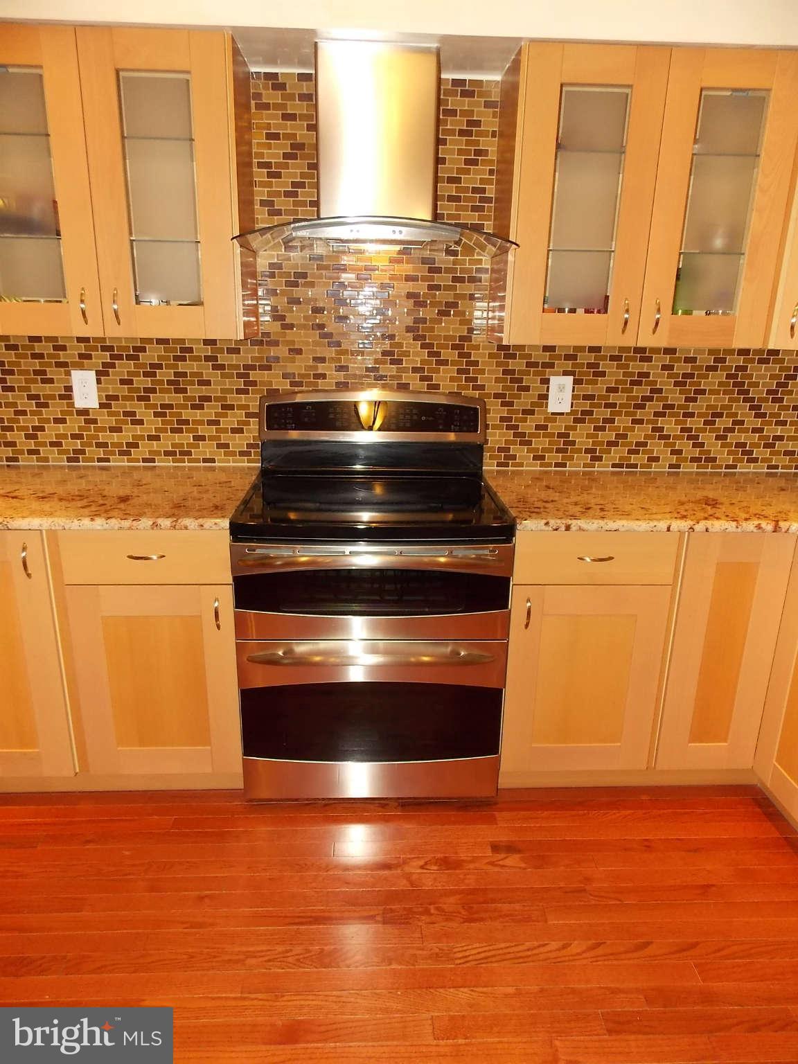 6188 Good Hunters Ride Columbia, MD 21045 - Photo 4 of 28 Kitchen upgraded appliances