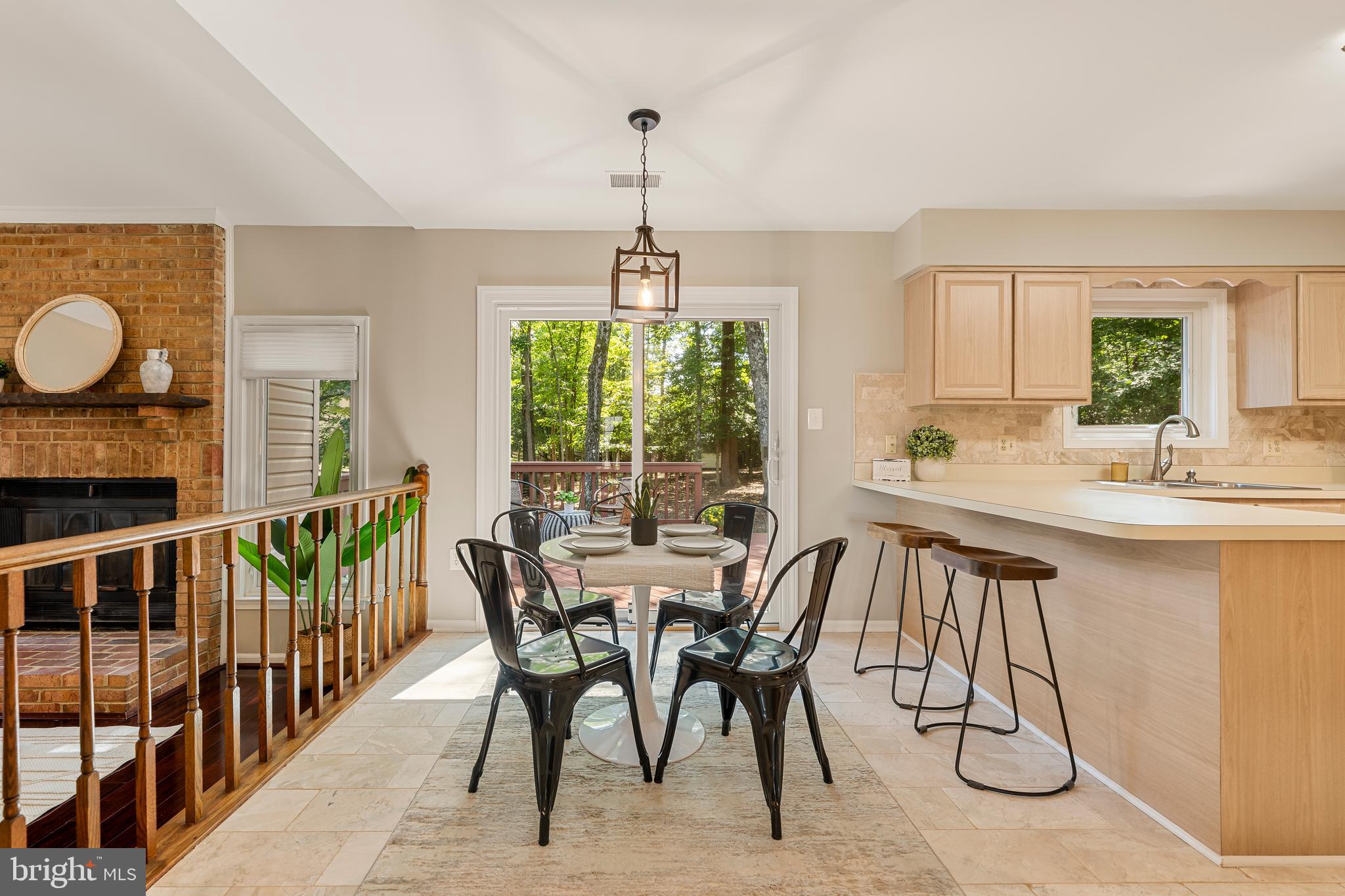 6552 Raftelis Road Burke, VA 22015 - Photo 9 of 54 Sunny Breakfast Nook