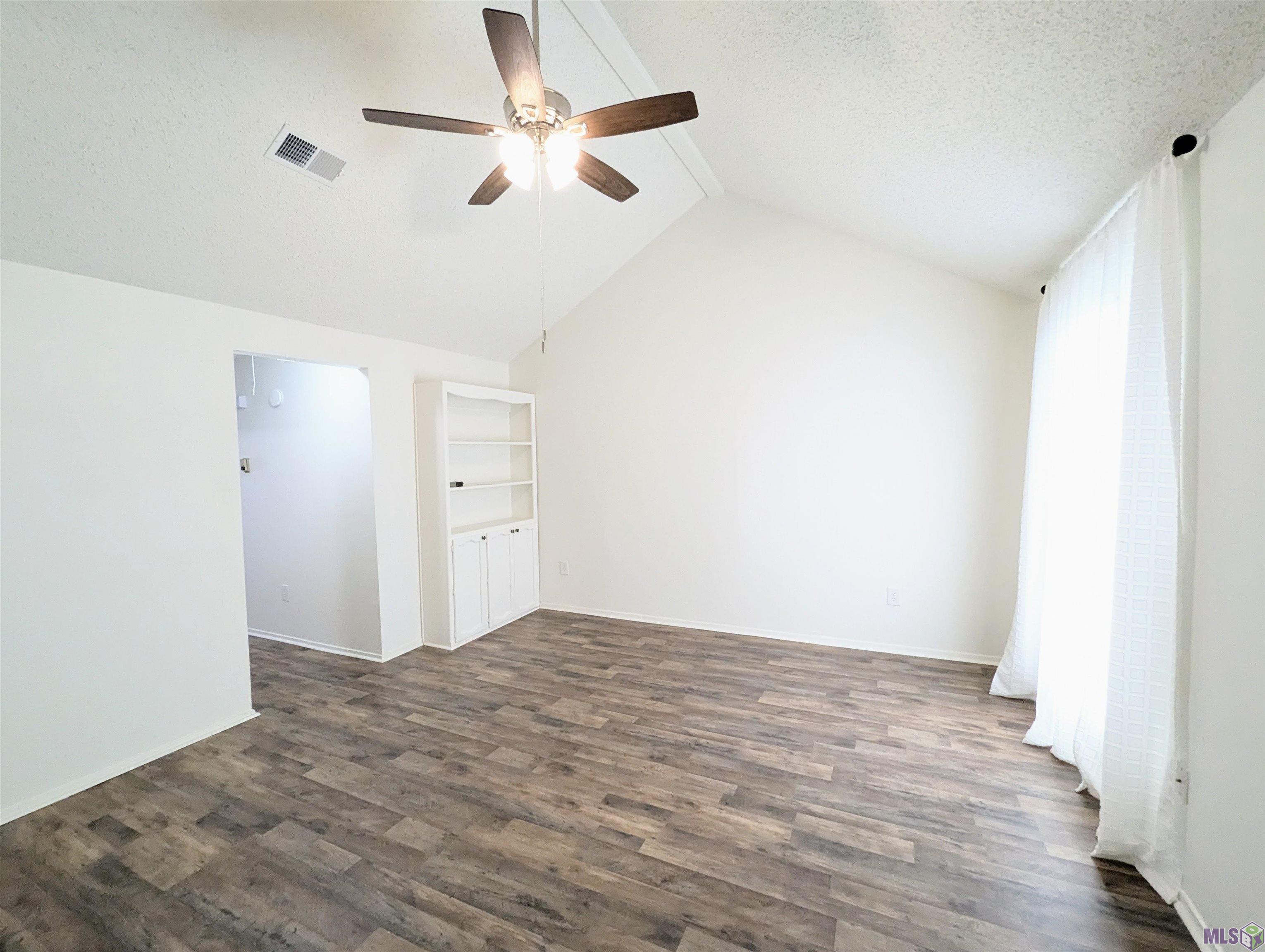 402 Lee Drive, Unit 4B Baton Rouge, LA 70808 - Photo 1 of 8
