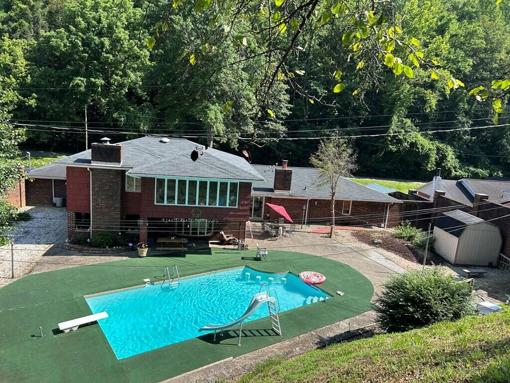 685 Mays Branch Road Prestonsburg, KY 41653 - Photo 5 of 36 128528_35
