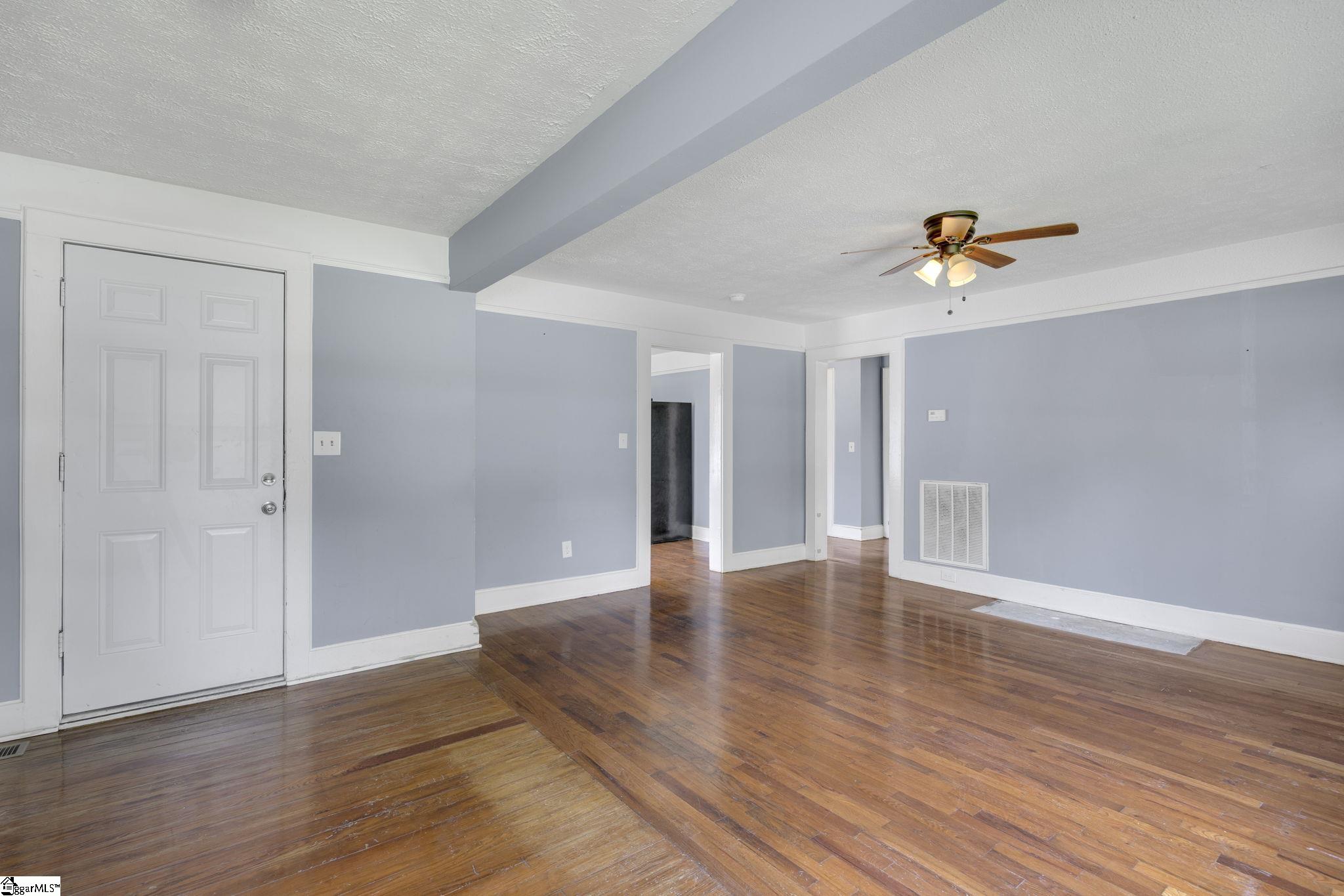 107 West Marion Road Greenville, SC 29617 - Photo 8 of 36