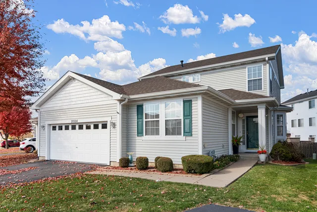 $349,900 | 20524 McGilvray Drive, Crest Hill, IL 60403