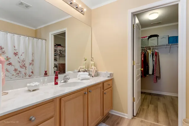 $349,900 | 20524 McGilvray Drive, Crest Hill, IL 60403