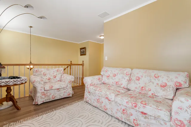 $349,900 | 20524 McGilvray Drive, Crest Hill, IL 60403