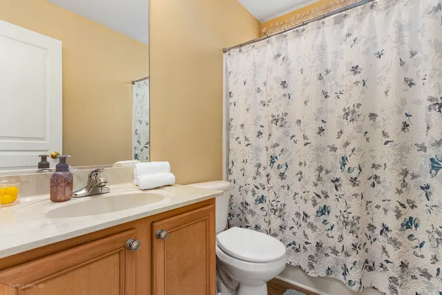 $349,900 | 20524 McGilvray Drive, Crest Hill, IL 60403