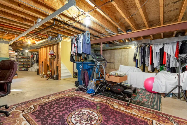 $349,900 | 20524 McGilvray Drive, Crest Hill, IL 60403