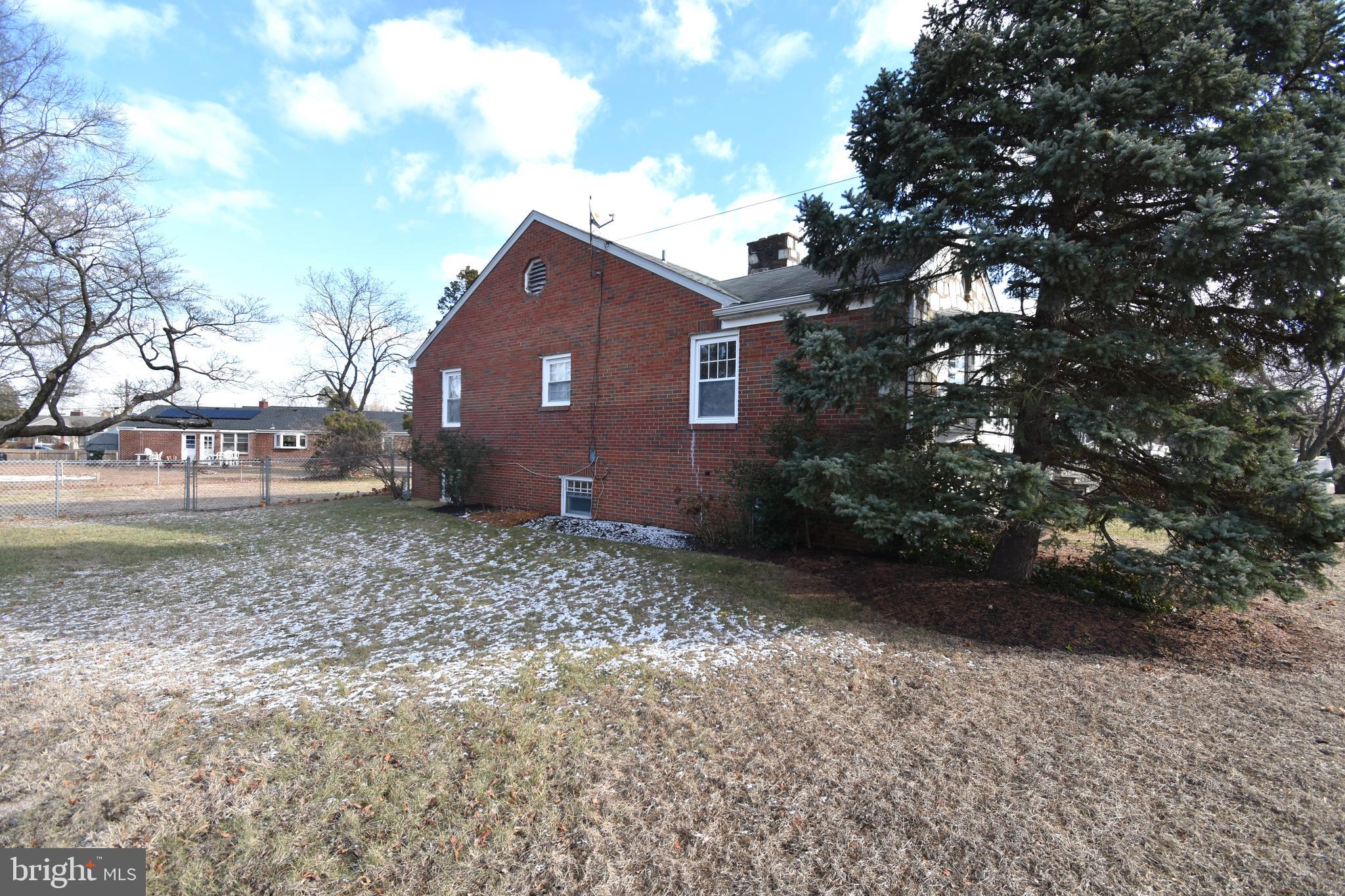 515 Rutgers Avenue Burlington, NJ 08016 - Photo 4 of 34