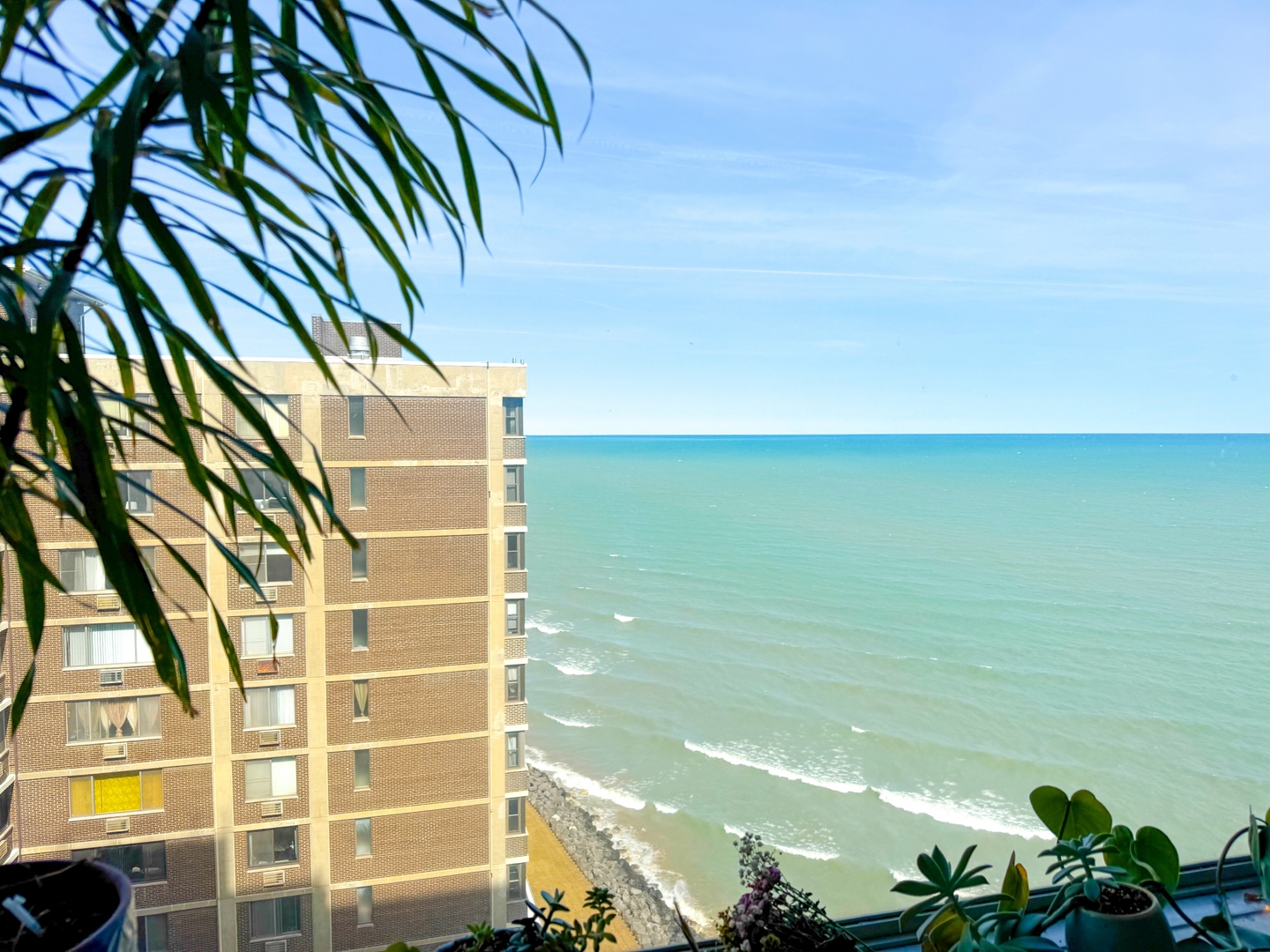 6301 North Sheridan Road, Unit 22N Chicago, IL 60660 - Photo 2 of 9 a view of a balcony