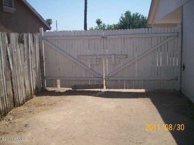 5916 West Berkeley Road Phoenix, AZ 85035 - Photo 4 of 12 100_7235