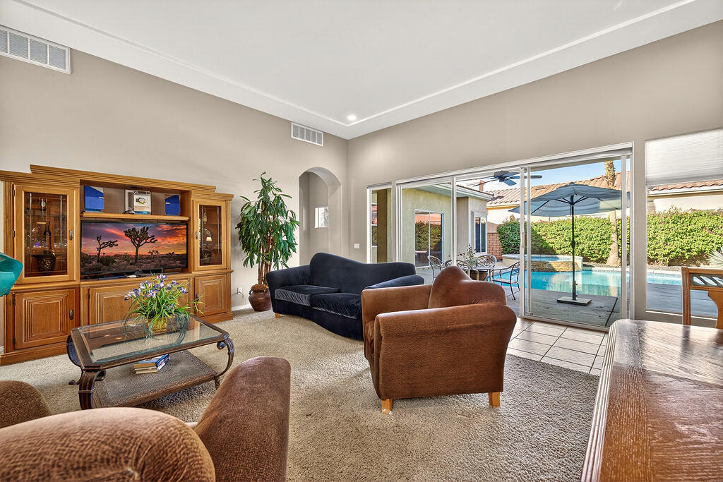 74 Rocio Court Palm Desert, CA 92260 - Photo 9 of 25 24