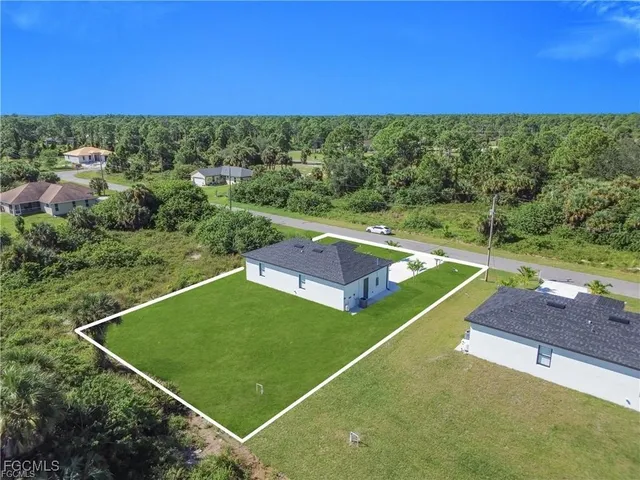 $1,900 | 713 Roma Avenue South, Lehigh Acres, FL 33974