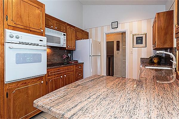 9 Bryant Road Lexington, MA 02420 - Photo 5 of 21 Gallery Image 5