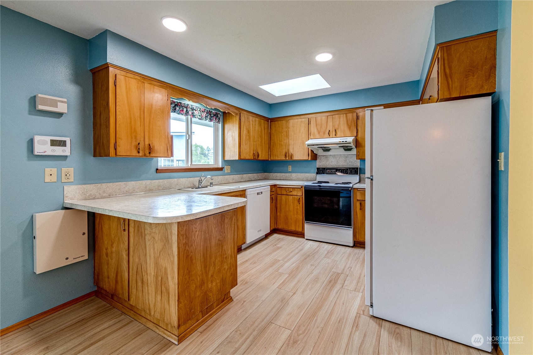 8121 Riverview Road Snohomish, WA 98290 - Photo 9 of 40 Gallery Image 9