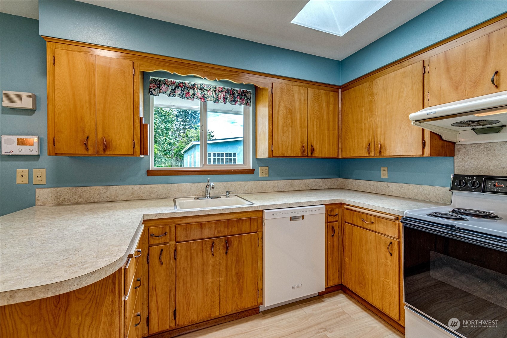 8121 Riverview Road Snohomish, WA 98290 - Photo 10 of 40 Gallery Image 10