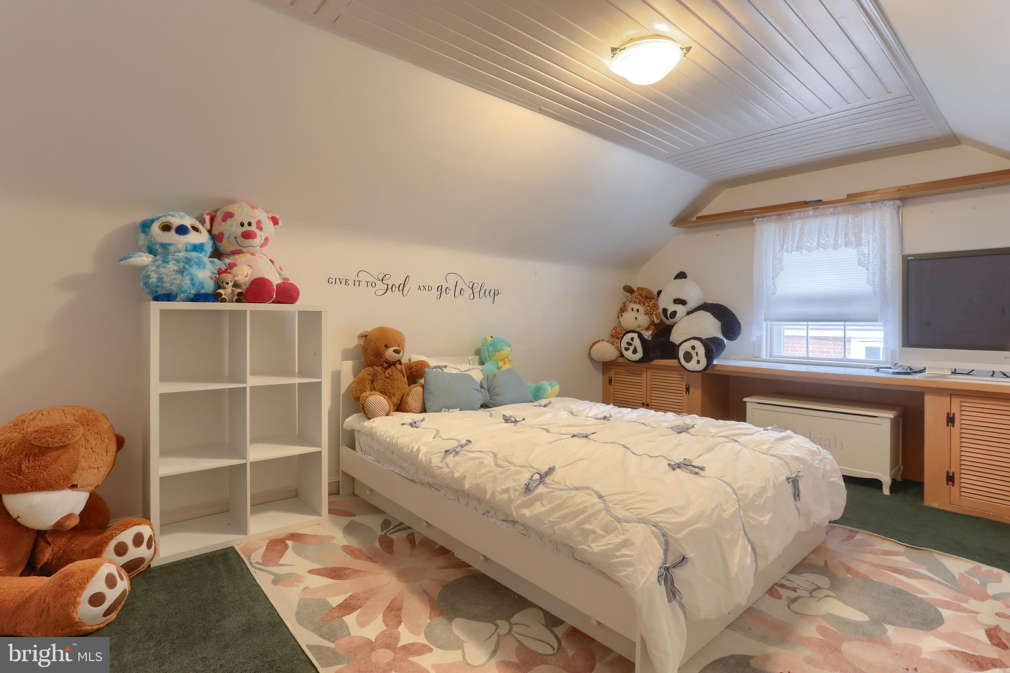 323 South 3rd Avenue Lebanon, PA 17042 - Photo 23 of 33 a bedroom with a bed and a window