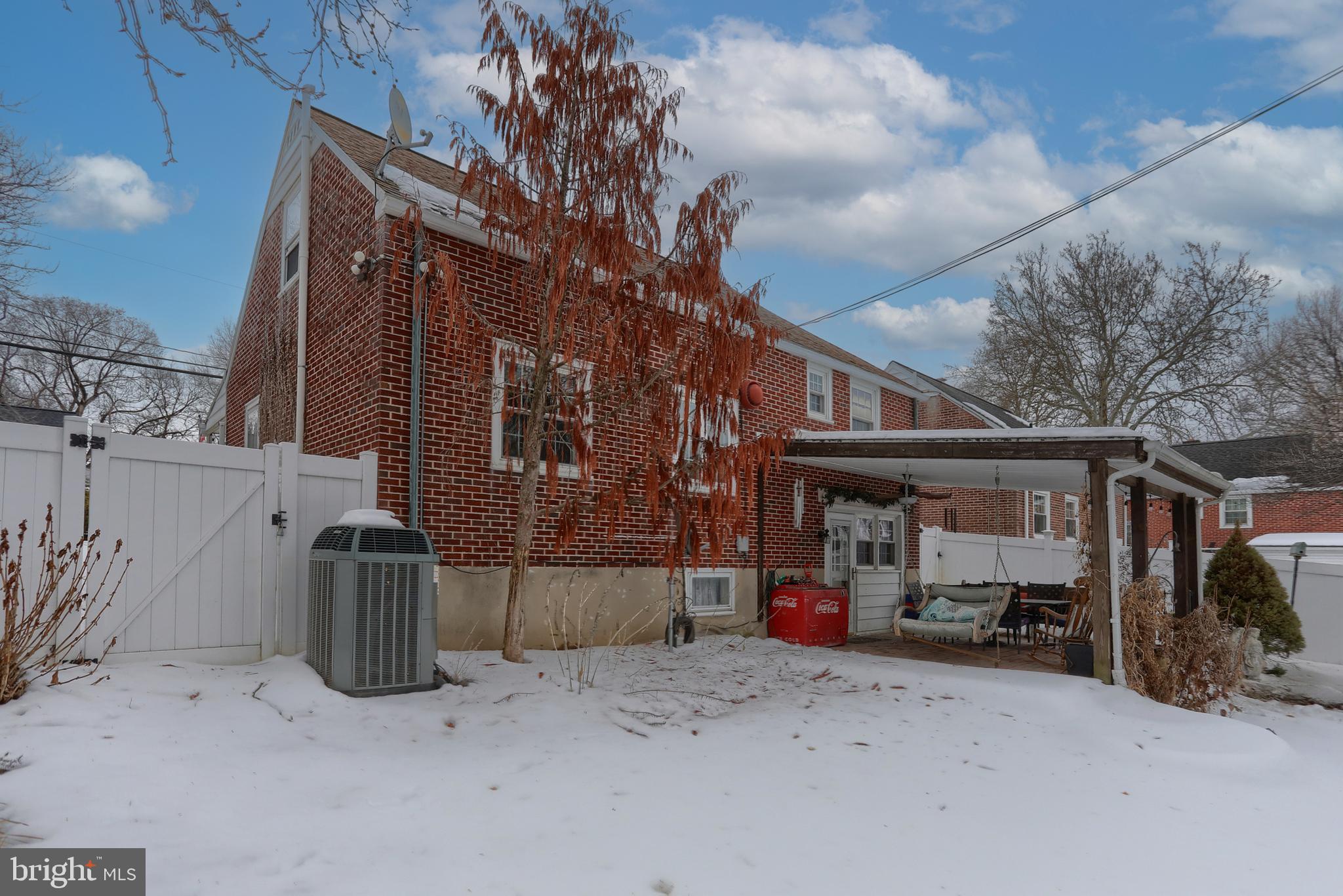 323 South 3rd Avenue Lebanon, PA 17042 - Photo 27 of 33 a view of a house with tub and workspace