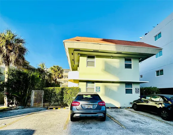 $1,750 | 2021 Bay Drive, Unit 3, Miami Beach, FL 33141