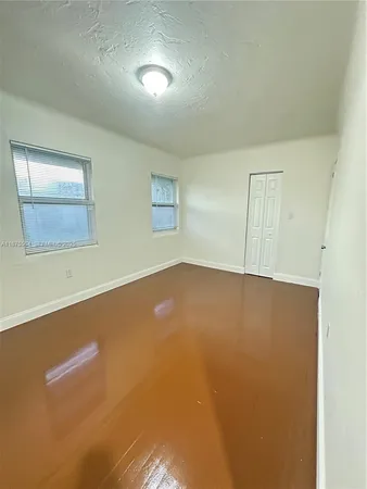 $1,750 | 2021 Bay Drive, Unit 3, Miami Beach, FL 33141