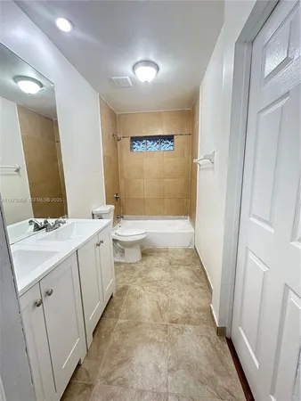 $1,750 | 2021 Bay Drive, Unit 3, Miami Beach, FL 33141