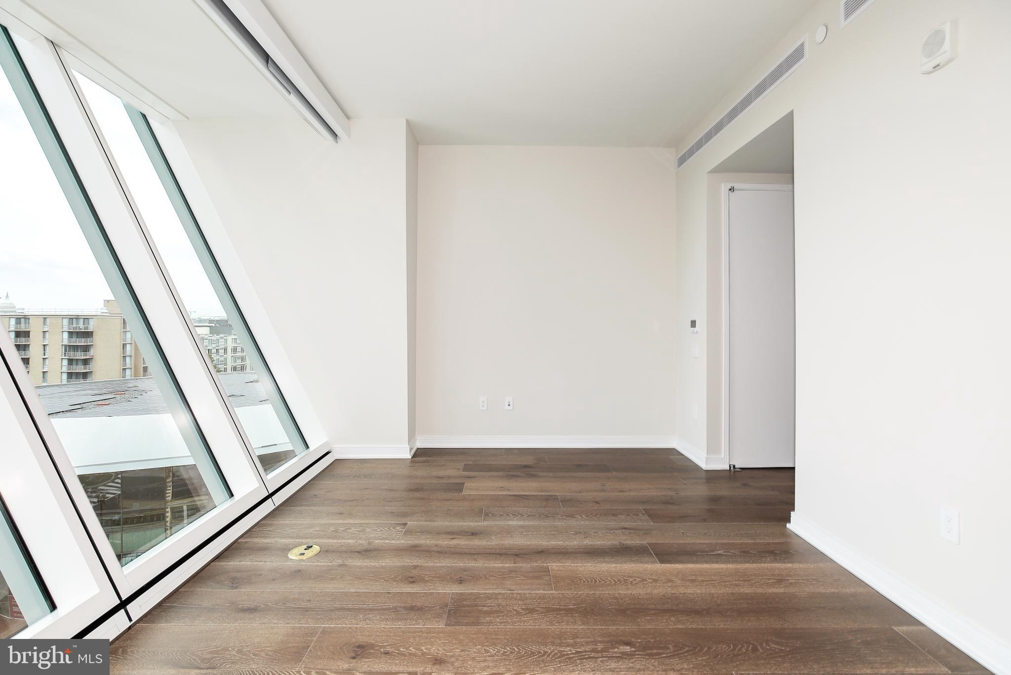 601 Wharf Street Southwest, Unit 905 Washington, DC 20024 - Photo 16 of 28 a view of an entryway