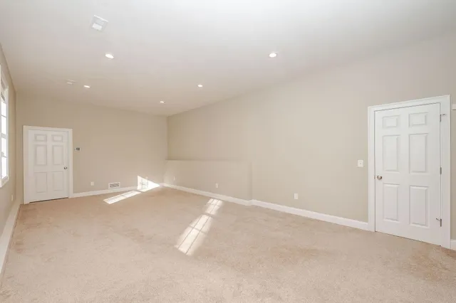 $729,900 | 21 Cypress Circle, Exeter, NH 03833