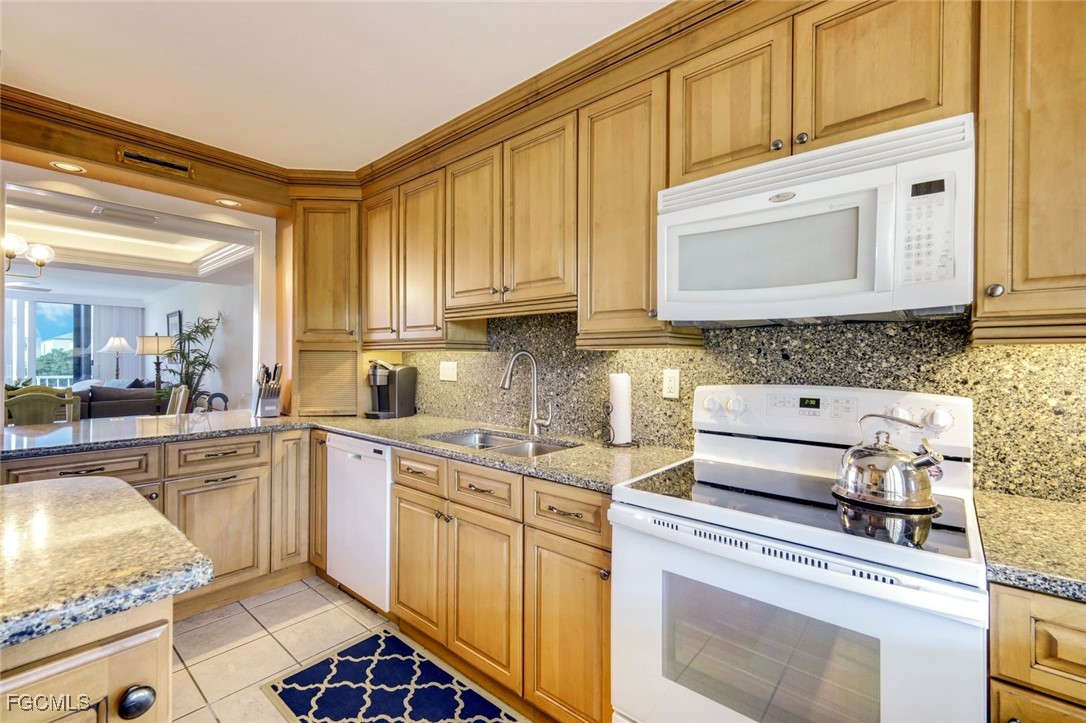 200 Periwinkle Way, Unit 214 Sanibel, FL 33957 - Photo 15 of 38