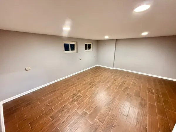 $2,300 | 4926 Crain Street, Unit C, Skokie, IL 60077