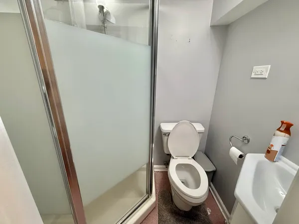 $2,300 | 4926 Crain Street, Unit C, Skokie, IL 60077
