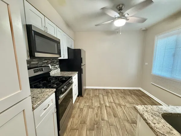 $2,300 | 4926 Crain Street, Unit C, Skokie, IL 60077