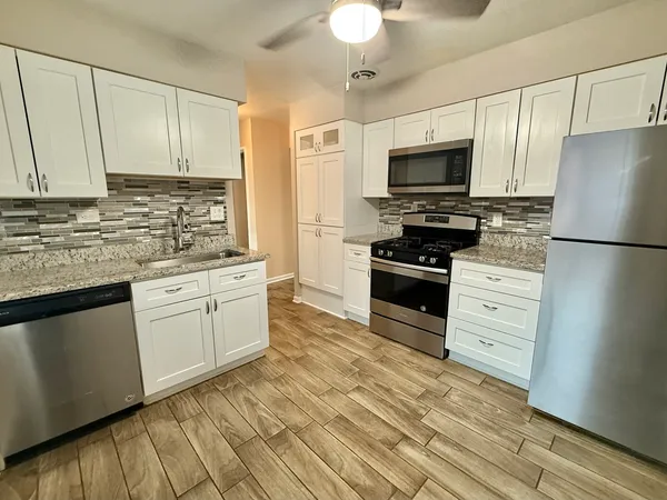 $2,300 | 4926 Crain Street, Unit C, Skokie, IL 60077